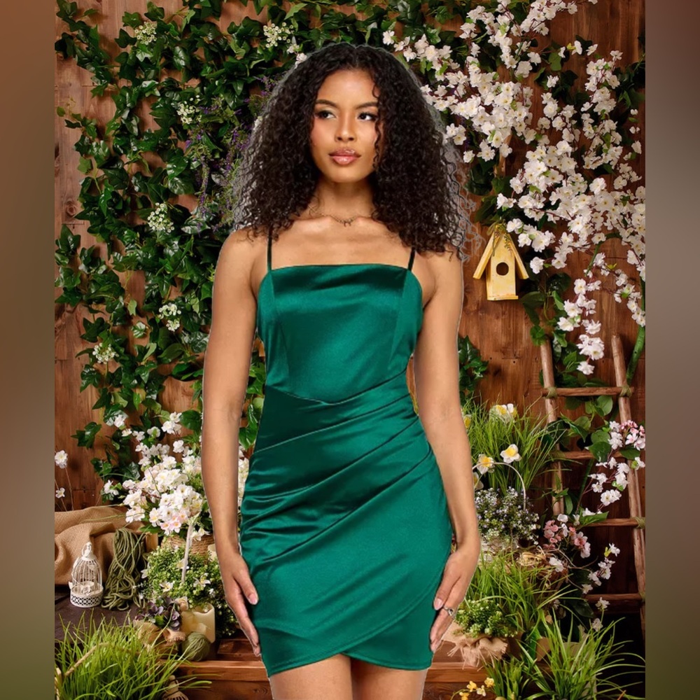 PARTY DRESS! Emerald Sundae Green Ruched Sheath Mini Dress Juniors
